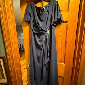 Elegant Navy Blue Draped Evening Dress with Brooch